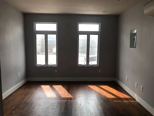 Rented by Premier Metro Realty Corp | media 34