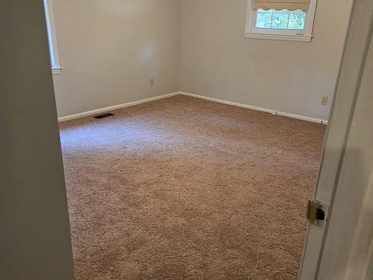 1227 Pond Rd — Photo 22