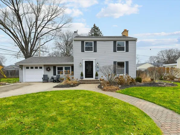 1334 S 5th St, Saint Charles, IL 60174