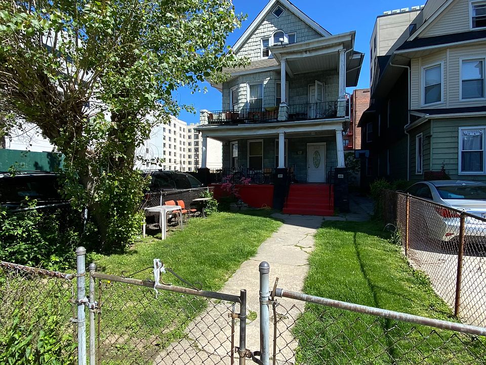 2nd image of 363 Lenox Rd