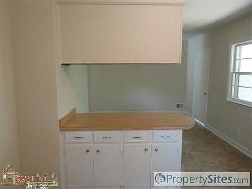 5th image of 779 Kenmore Dr