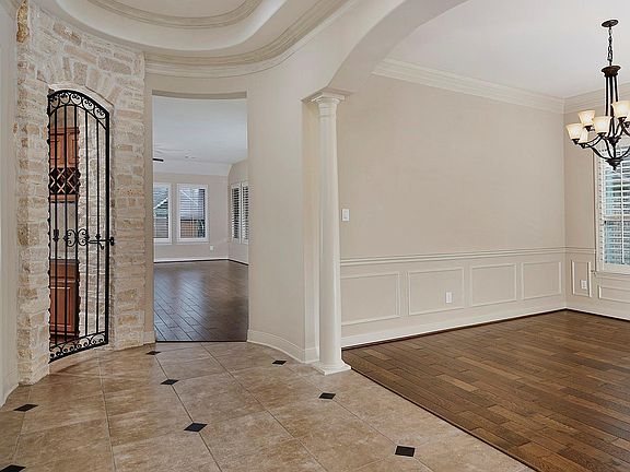 4th image of 18 Chase Mills Pl