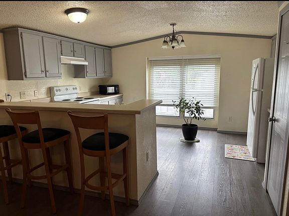 3rd image of 501 Billy Ln