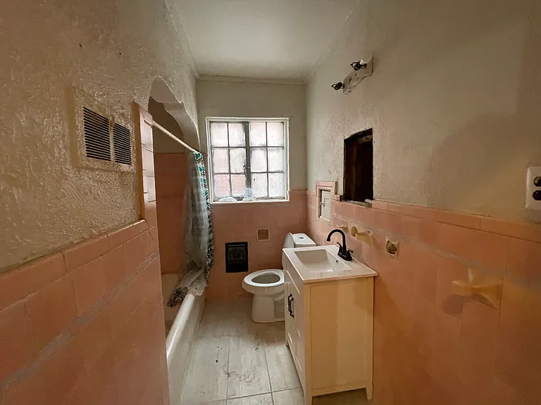 4294 Cortland St #1 — Photo 9