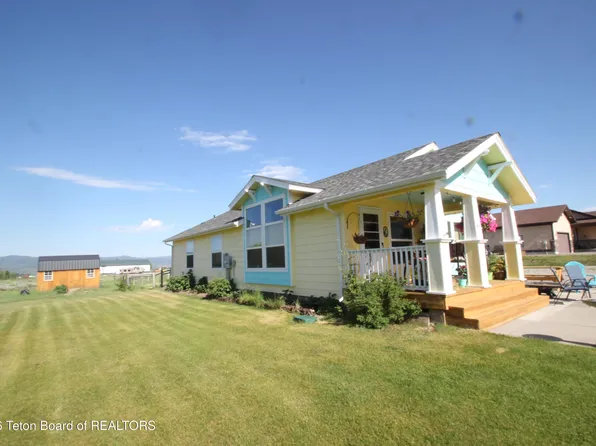 89 W West St, Thayne, WY 83127