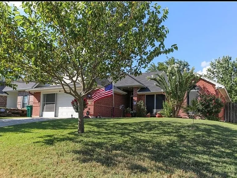 1515 Chardonnay Dr — Photo 3