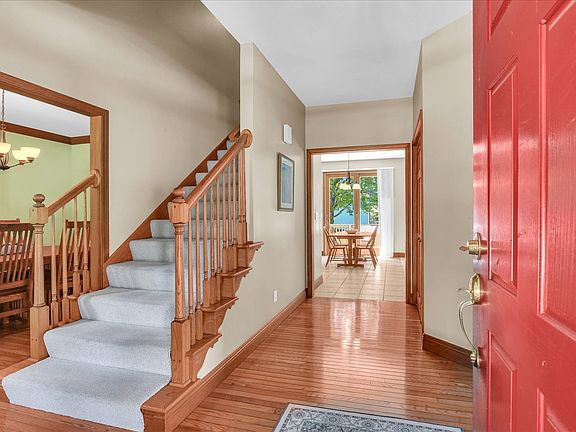 3rd image of 2701 Summerhill Ln