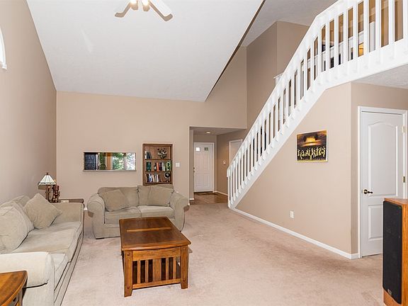 5th image of 3364 Fox Orchard Cir