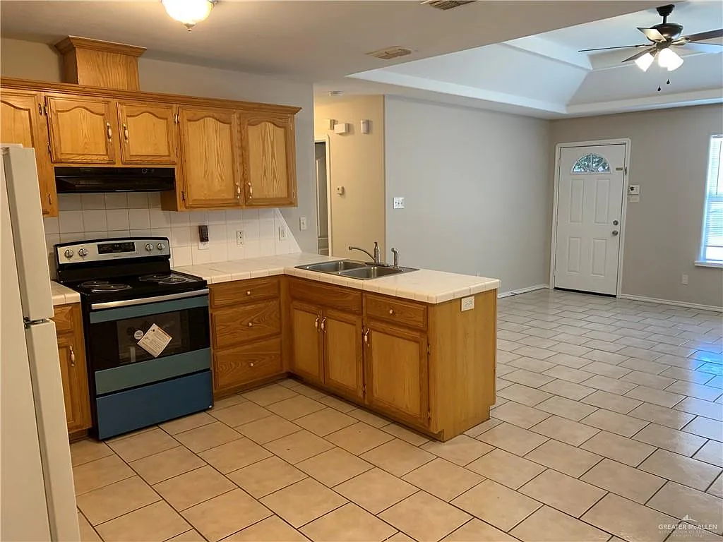 2 bed, 2.0 bath, 3888 sqft, $875 — Photo 4