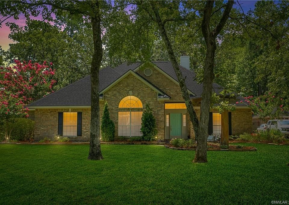 1st image of 4022 Wisteria Ln