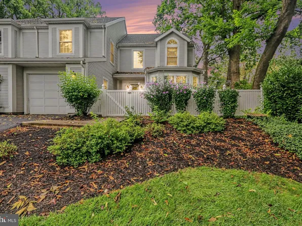 547 S 3rd St, Lemoyne, PA 17043
