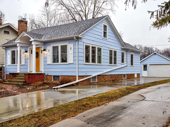 804 10th St, Ames, IA 50010