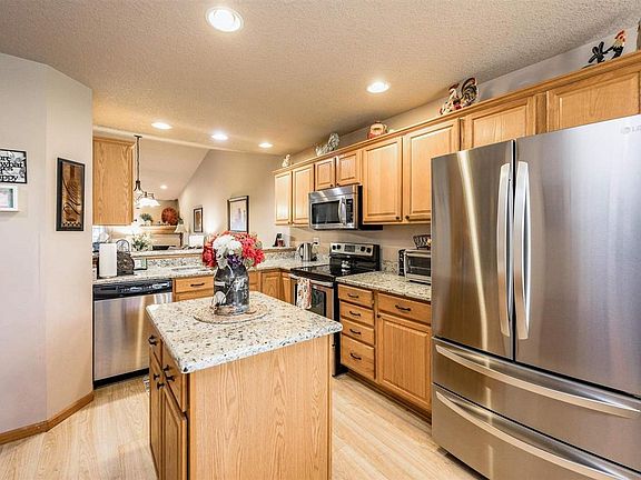 3rd image of 145 E Weston Dr