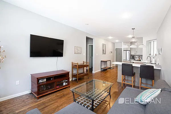 Rented by (Legacy) Elegran | media 1