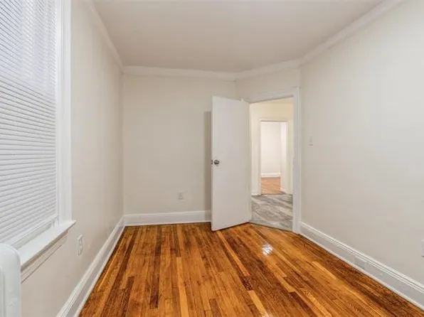 68 Linden Avenue image 8 of 17