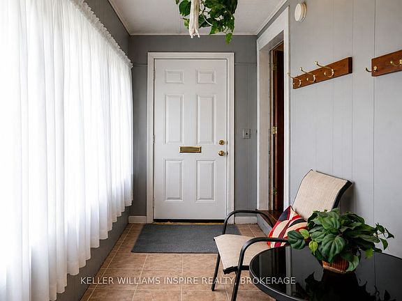 4th image of 92 Elm St