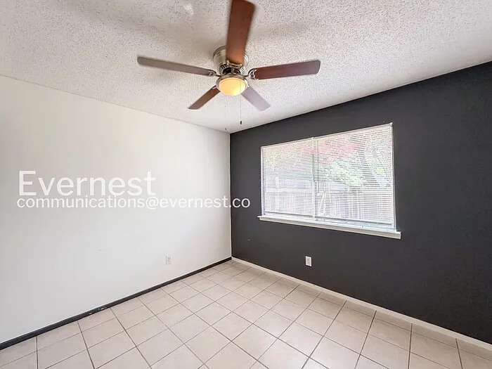 204 W William Cannon Dr #B — Photo 12
