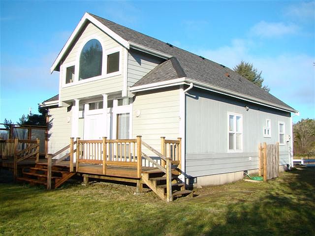 1st image of 207 Clover Creek Ave NW
