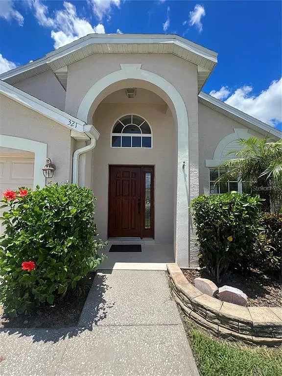 4 bed, 2.0 bath, 2045 sqft, $2,750 — Photo 3