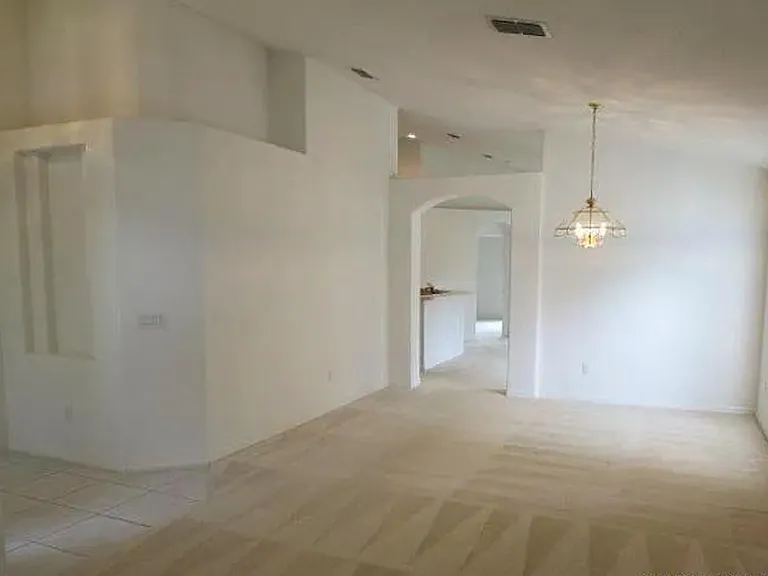 9843 Doriath Cir — Photo 2