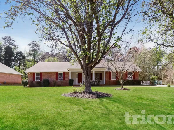 2815 Club Forest Dr SE, Conyers, GA 30013