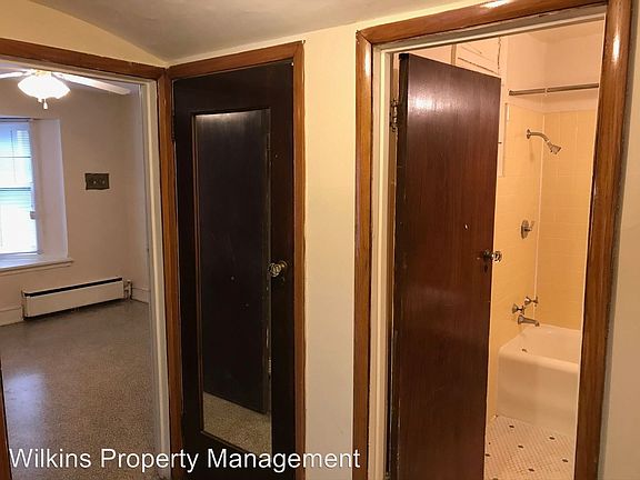 5th image of 2634 N Maryland Ave APT G