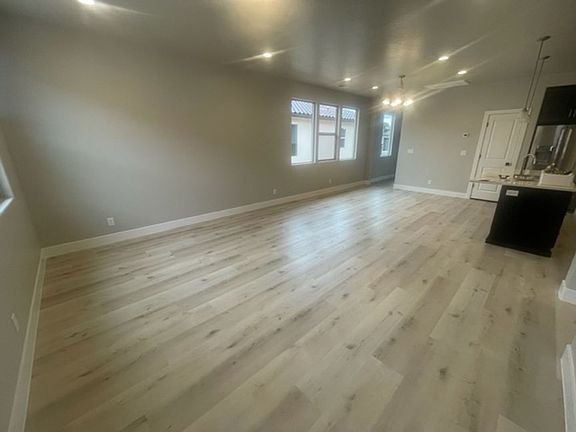 5th image of 182 W Camino Borde