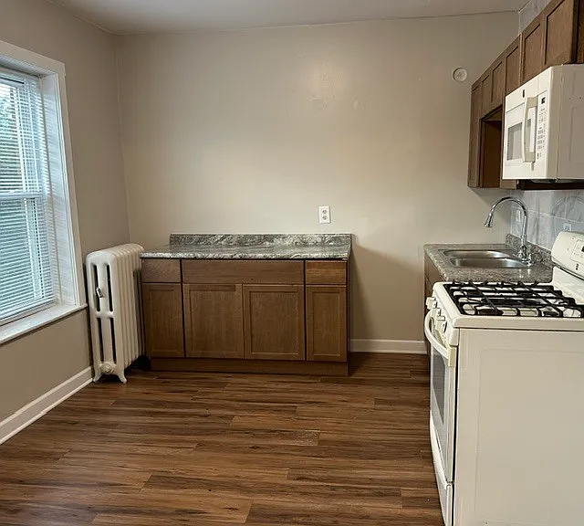 4058 W Dickens Ave #3D — Photo 4