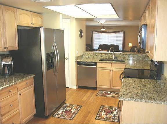 4th image of 666 Stanhope Dr