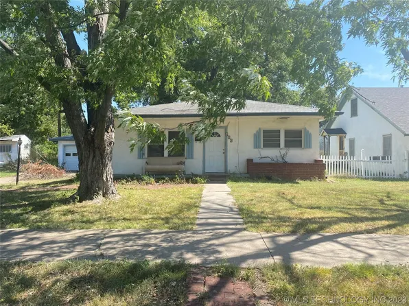 906 N Shawnee Ave, Dewey, OK 74029