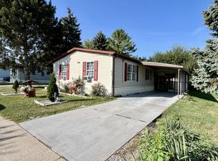 935 Springdale Ln, Dekalb, IL 60115