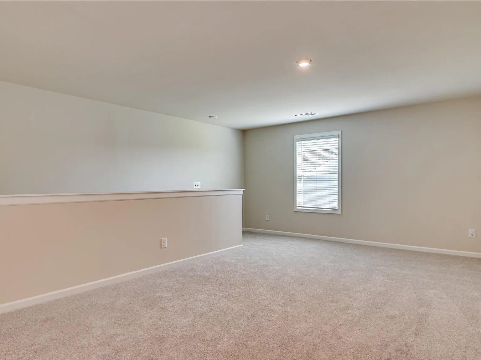 5 bed, 2797 sqft, $3,200 — Photo 2