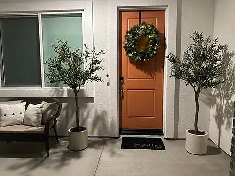 3 bed, 3.0 bath, 1791 sqft, $3,900 — Photo 2
