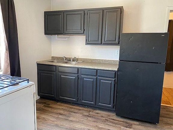 3rd image of 14424 Morse St #2