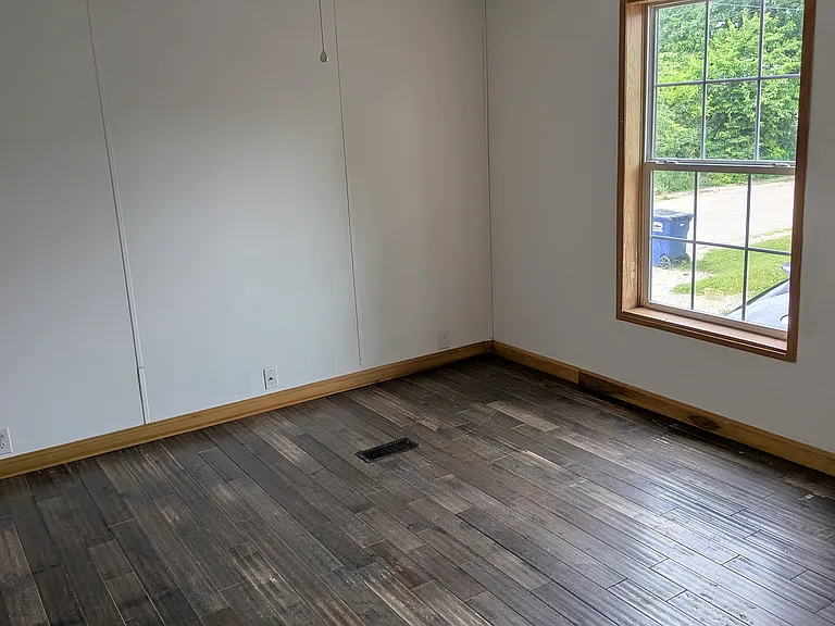 64 Rosebud Ave — Photo 16