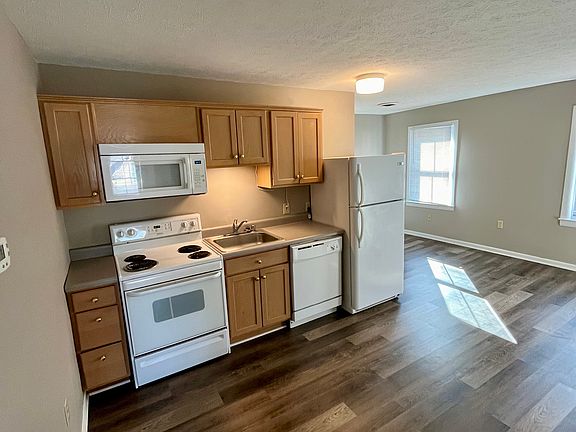 2nd image of 615 3rd St #1