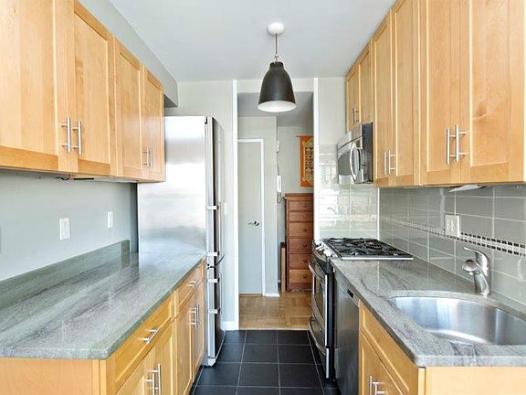 4th image of 130 Saint Edwards St APT 12C