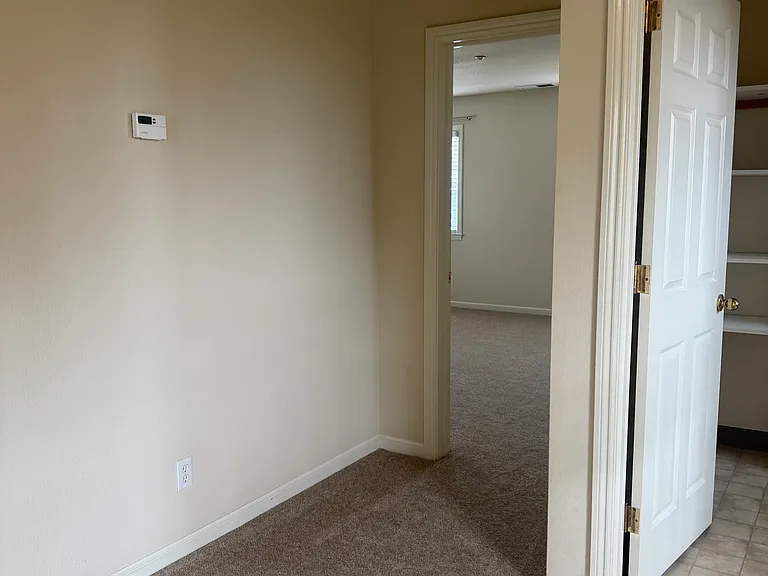 213 Valencia Ave — Photo 24