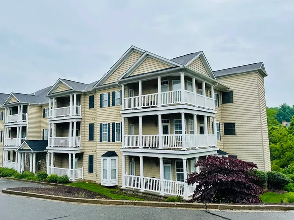 2211 Suncrest Vlg, Morgantown, WV 26505