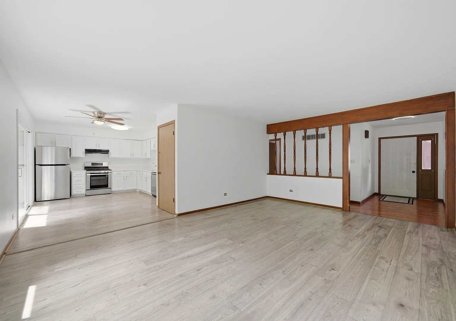 2 bed, 1200 sqft, $2,100 — Photo 3