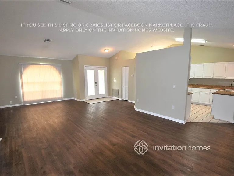 4061 Prairie View Dr N — Photo 2