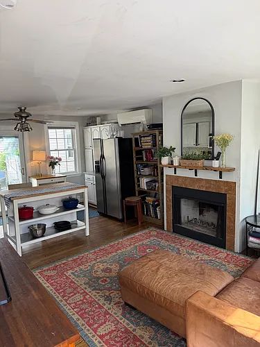 370 E St Photo 1