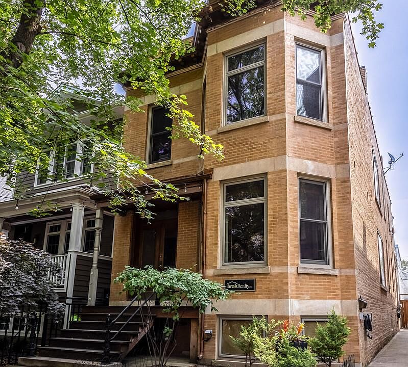 1st image of 3433 N Leavitt St #1