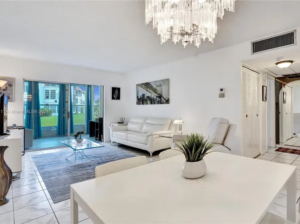 4705 NW 35th St APT 402, Fort Lauderdale, FL 33319
