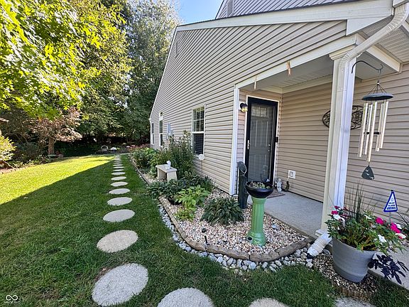 3rd image of 7327 Oak Knoll Dr