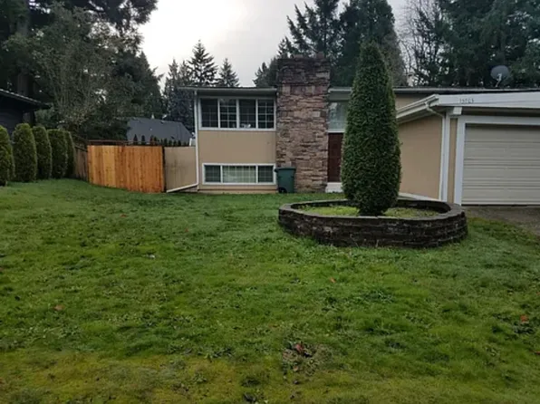 15703 NE 1st Pl #Top, Bellevue, WA 98008