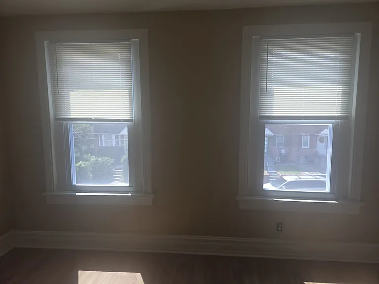 1007 Hyatt St — Photo 9