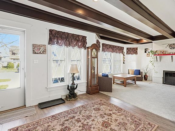 4th image of 1504 Deane BOULEVARD