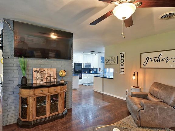2nd image of 5811 SE Lillian Cir