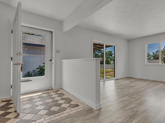 5th image of 2413 W Elizabeth St